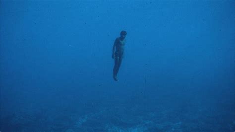 freediving naked